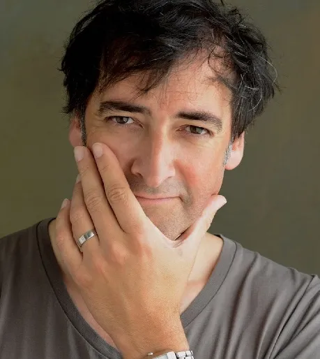 Alistair McGowan Official Speaker Profile Image