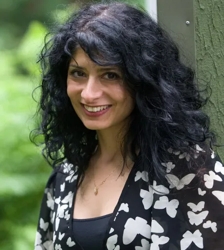 Shappi Khorsandi official speaker profile picture