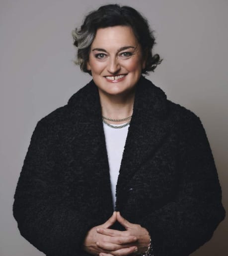 Zoe Lyons Official Speaker Profile Picture