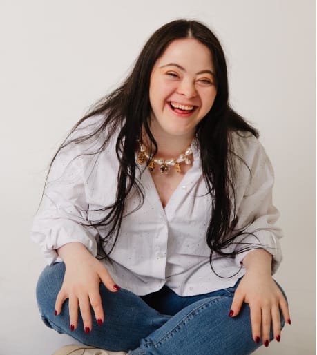 Ellie Goldstein Official Speaker Profile Picture