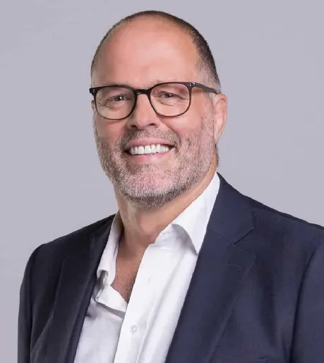 Martin Bayfield Official Speaker Profile Image