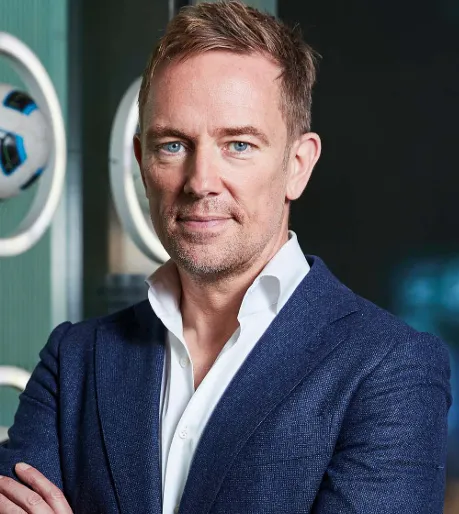 Simon Thomas Official Speaker Profile Image