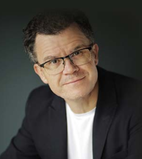 Dominic Holland Official Speaker Profile Picture