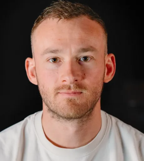 Fergus Crawley official speaker profile picture