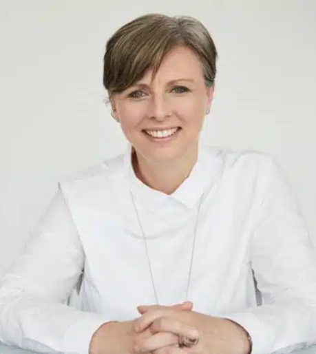 Tracey Follows Official Speaker Profile Picture